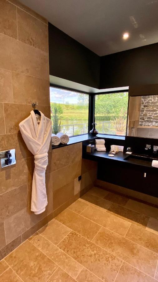 Domaine De Rymska & Spa - Relais & Chateaux Saint-Jean-de-Trézy 外观 照片